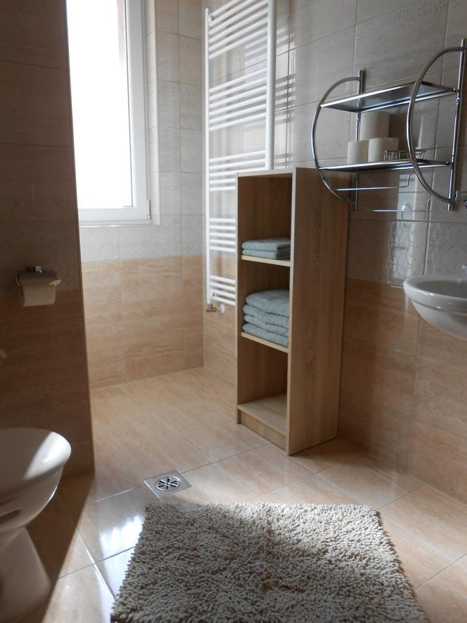 Imola Es Andrea Apartmanhaz 2 Hajduszoboszlo Luaran gambar