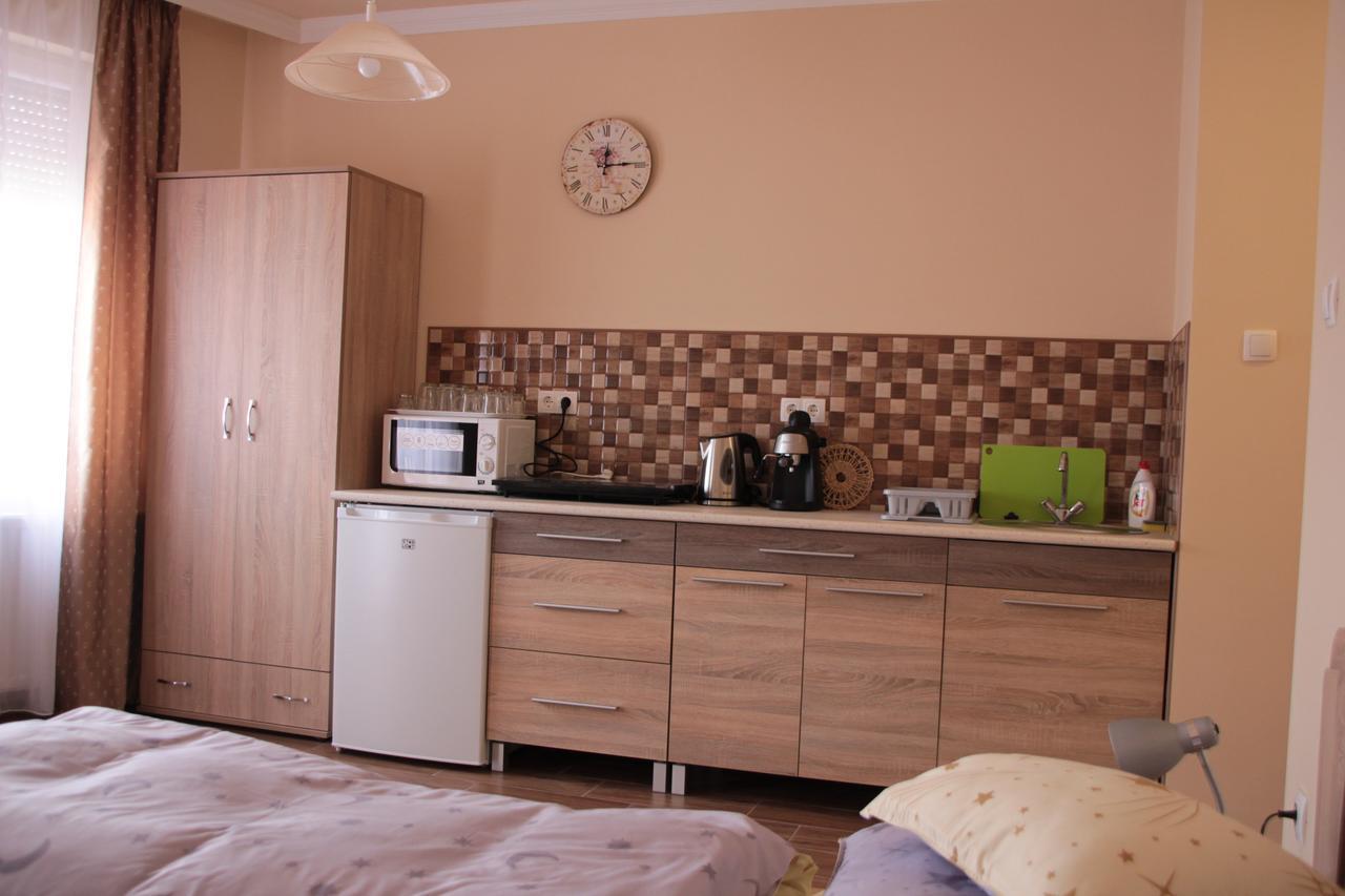 Imola Es Andrea Apartmanhaz 2 Hajduszoboszlo Luaran gambar