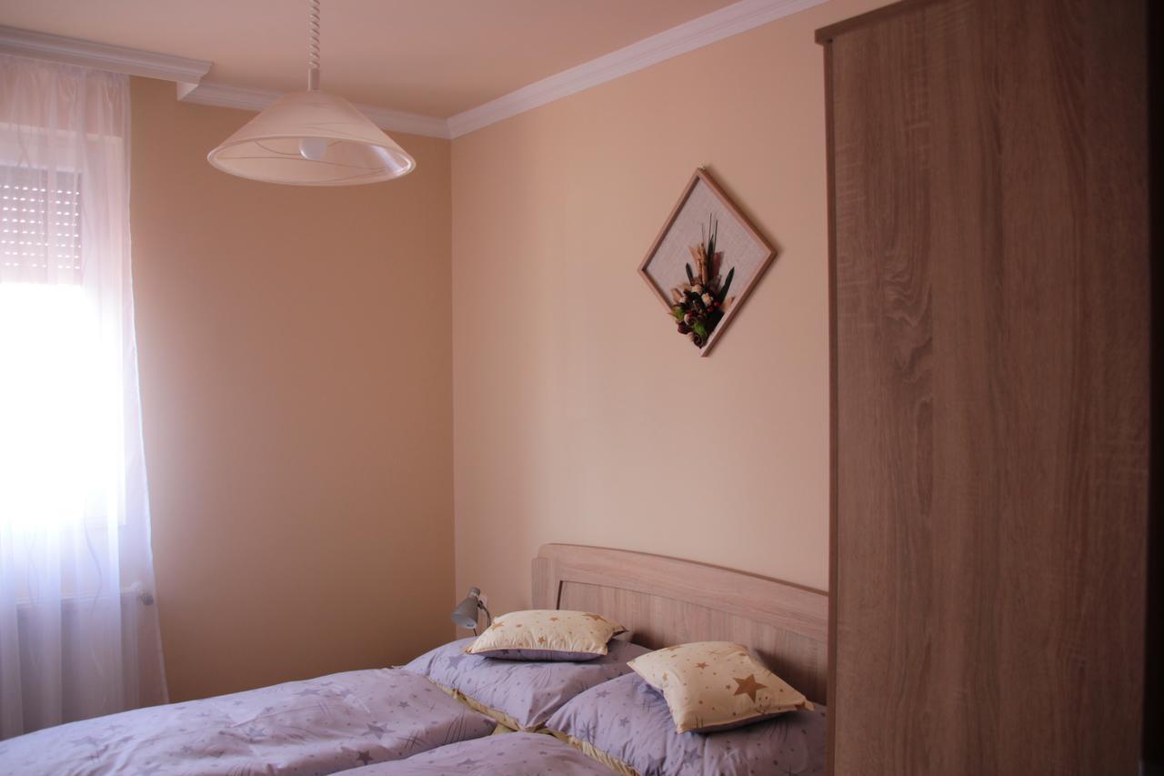 Imola Es Andrea Apartmanhaz 2 Hajduszoboszlo Luaran gambar