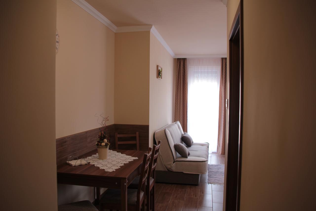 Imola Es Andrea Apartmanhaz 2 Hajduszoboszlo Luaran gambar
