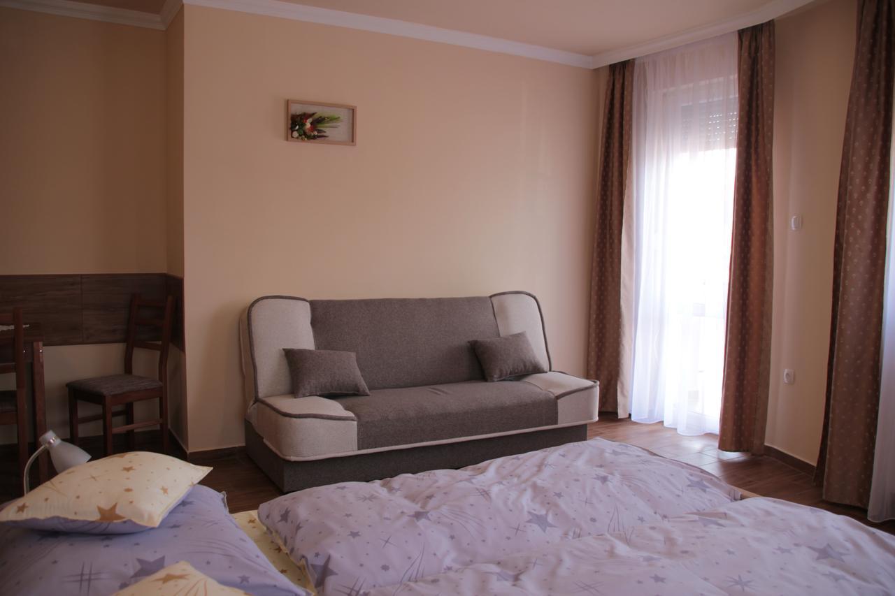 Imola Es Andrea Apartmanhaz 2 Hajduszoboszlo Luaran gambar
