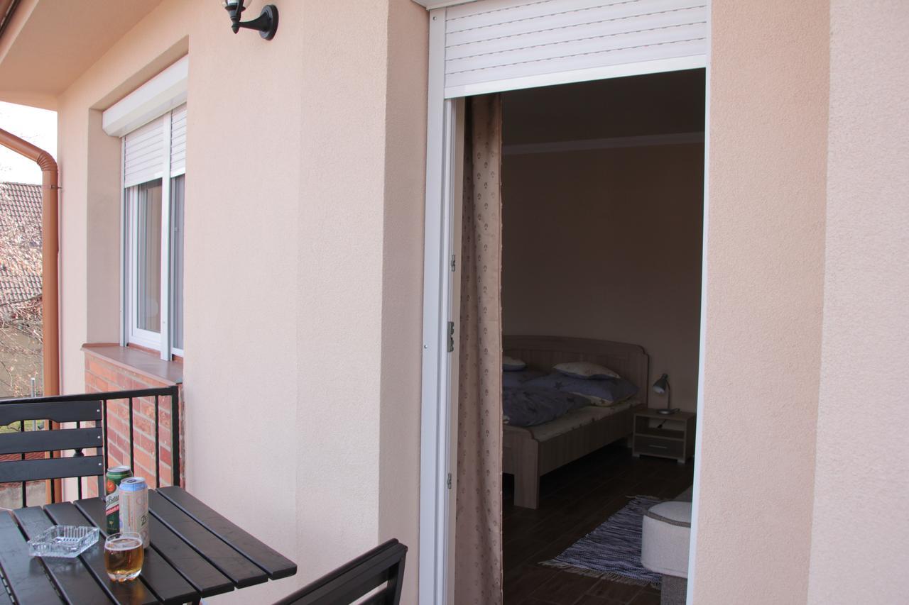 Imola Es Andrea Apartmanhaz 2 Hajduszoboszlo Luaran gambar