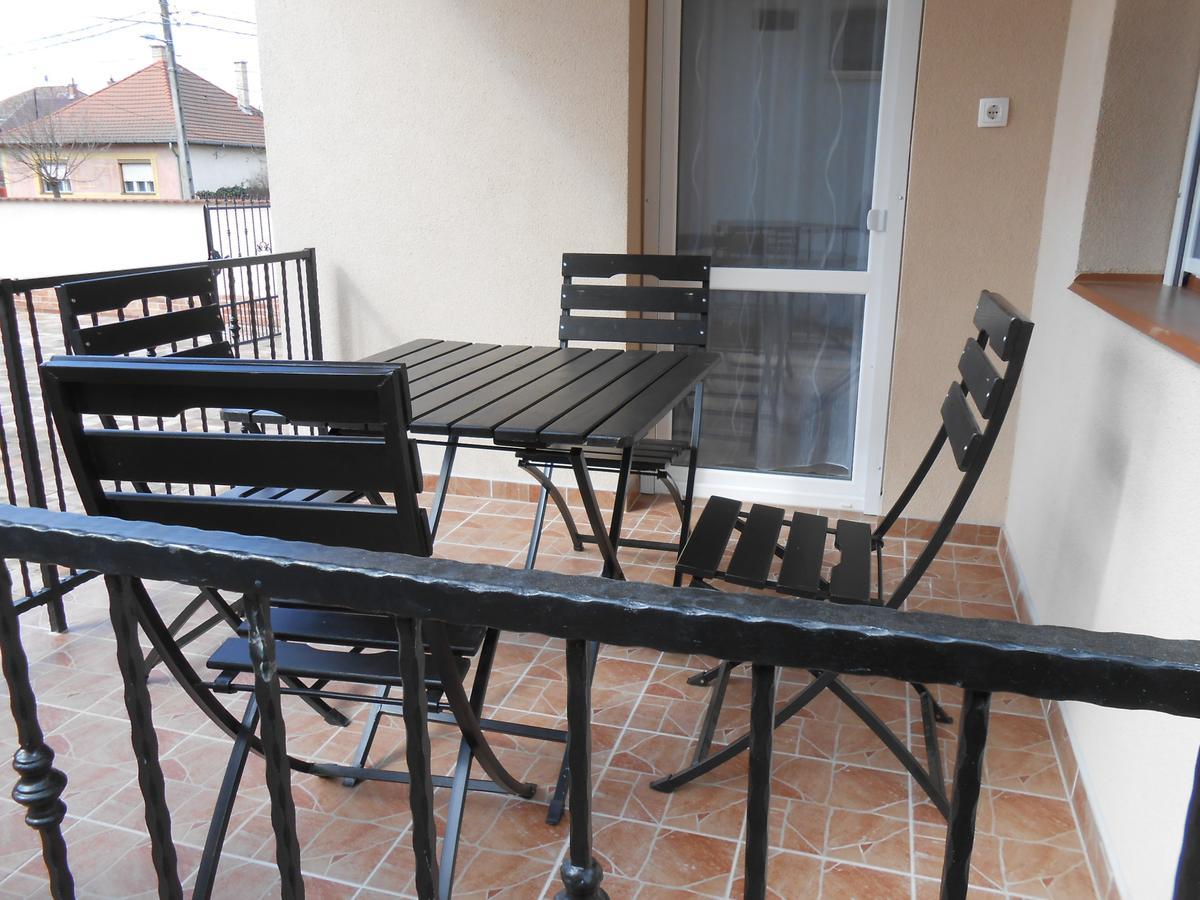 Imola Es Andrea Apartmanhaz 2 Hajduszoboszlo Luaran gambar