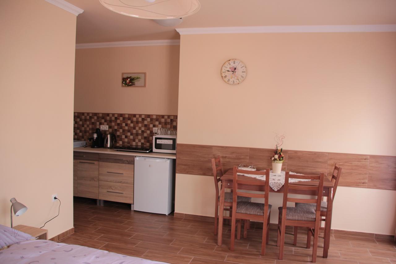 Imola Es Andrea Apartmanhaz 2 Hajduszoboszlo Luaran gambar