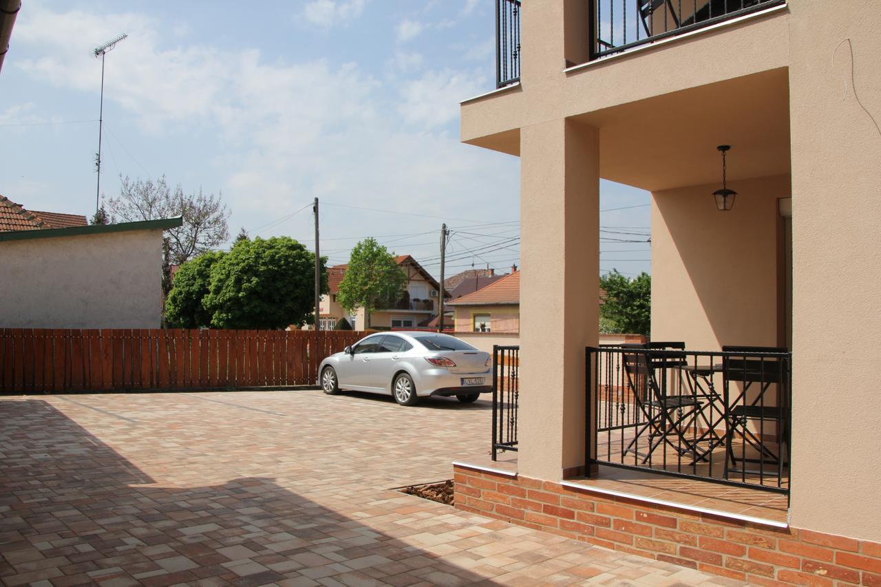 Imola Es Andrea Apartmanhaz 2 Hajduszoboszlo Luaran gambar